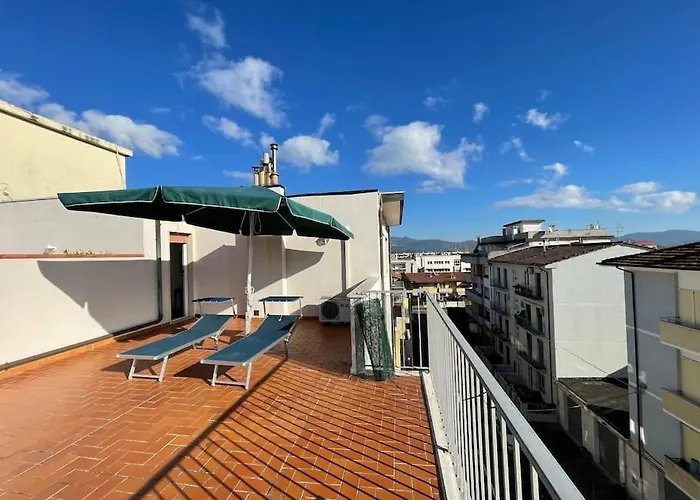 Apartament Attico Ampio E Luminoso Con Terrazza Panoramica