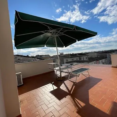 Attico Ampio E Luminoso Con Terrazza Panoramica