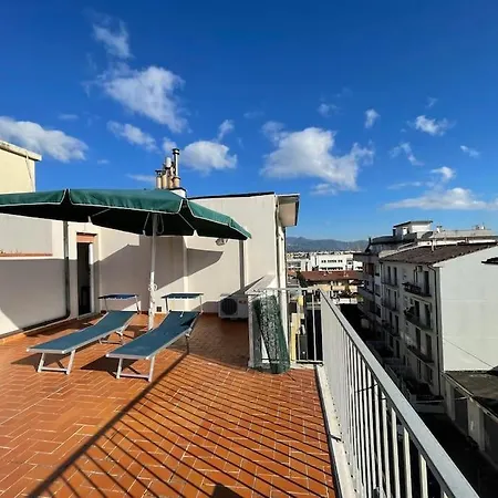 Διαμέρισμα Attico Ampio E Luminoso Con Terrazza Panoramica