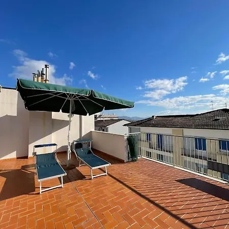 Attico Ampio E Luminoso Con Terrazza Panoramica