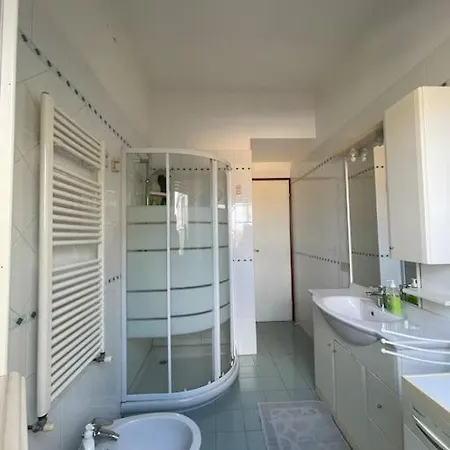 Attico Ampio E Luminoso Con Terrazza Panoramica * Βιαρέτζιο